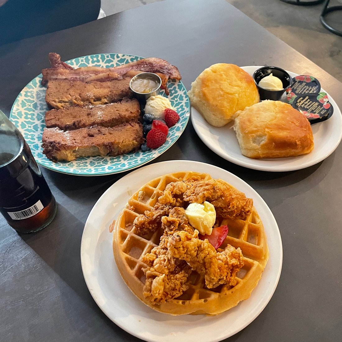 Brewed signature dishes Texas Breakfast
Fried Egg Sandwich
Chicken & Waffle